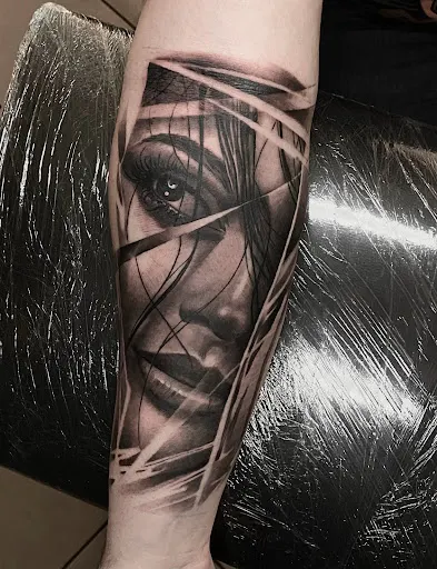 FORM TATTOO Studio Tatuażu Tarnów